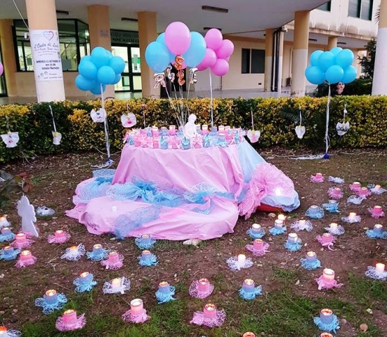 Siracusa, celebrata la Giornata sulla Perdita in Gravidanza: i palloncini volano in cielo