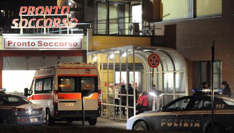 Torino, clochard aggredito e dato alle fiamme