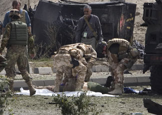 Attentato in Afghanistan, i talebani uccidono 40 soldati