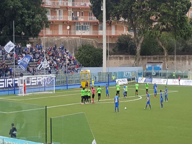 Il Siracusa soffre solo nel finale e vince 1-0