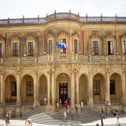 Noto, due dipendenti comunali denunciati per abuso d'ufficio