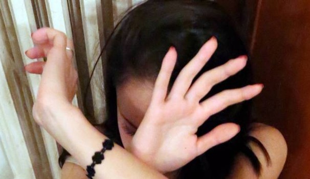 Siracusa, lei rifiuta relazione: lui la perseguita