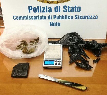 Noto, aveva in casa hashish e marijuana: arrestato