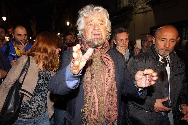 Grillo irrompe a Palermo, su autonomia scontro con Lega
