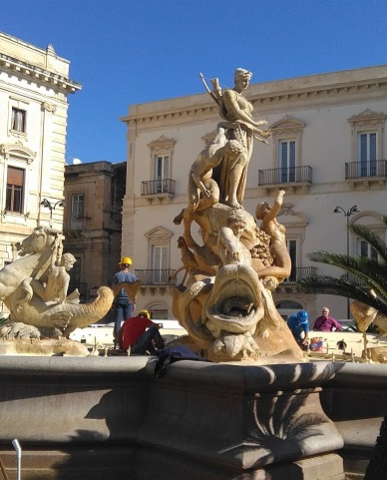 Siracusa, operai al lavoro alla Fontana di Diana