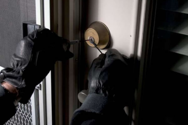 Siracusa, arrestato presunto ladro d'appartamento