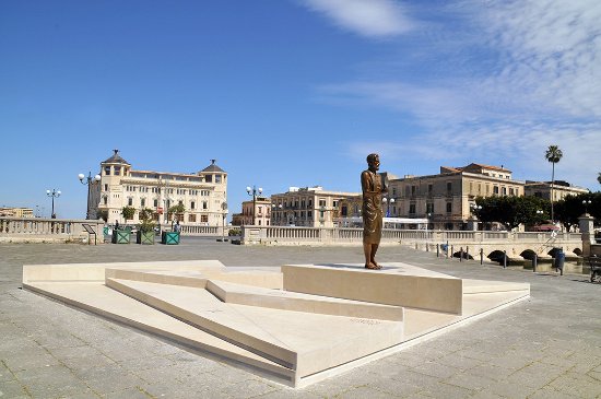 Siracusa, restaurato il monumento di Archimede