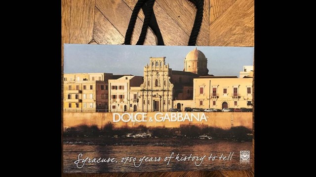 Dolce&Gabbana dedica shopping bag esclusiva a Siracusa