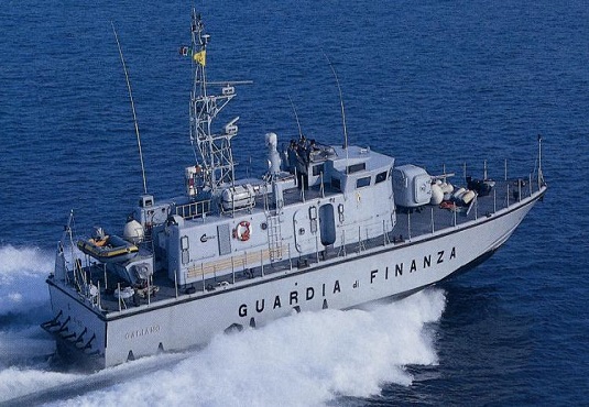 Siracusa, sequestrati 100.000 chili di carburante di contrabbando su motonave nelle acque di Vendicari