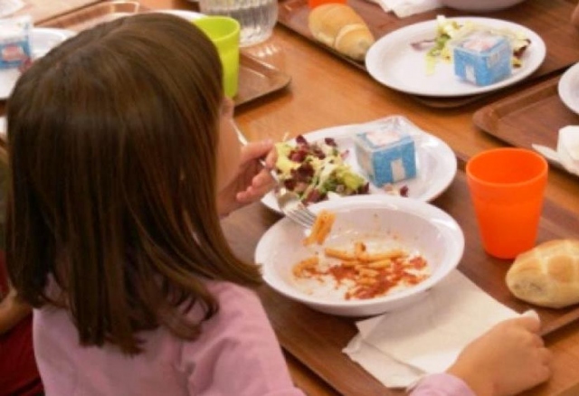 (Non) tutti a mensa: Save The Children bacchetta Siracusa