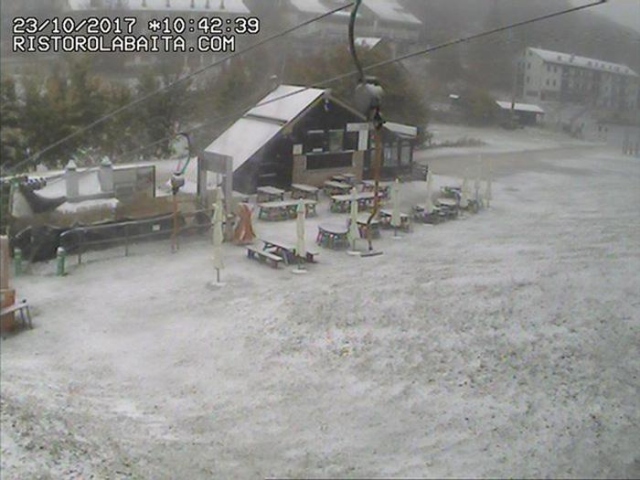 Maltempo, in Abruzzo è codice rosso. Allagamenti sulla costa