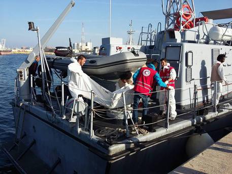 Naufragio davanti coste libiche, almeno 30 morti