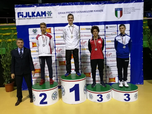 Karate, Siracusa tira tutto ai campionati nazionali: bronzo per Salerno, oro per Spinosa