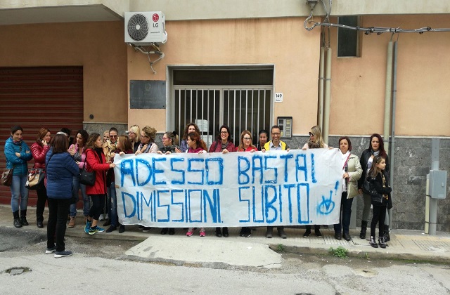 Siracusa, prosegue la protesta dei genitori dell'Archia
