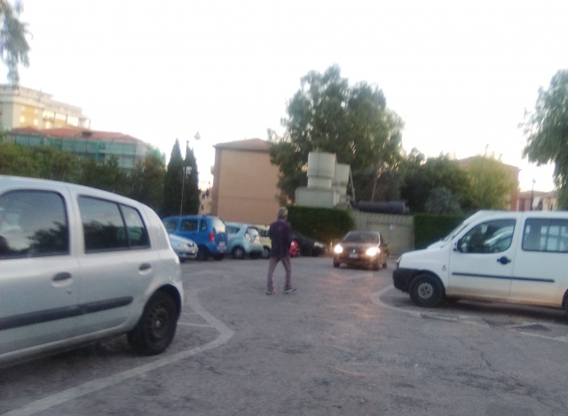 Siracusa, salda la presenza di parcheggiatori abusivi dentro l'area dell'Umberto I