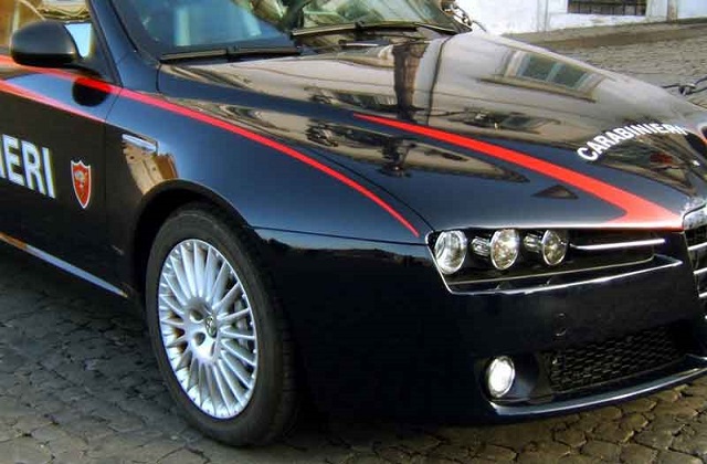 Siracusa, danneggia l'auto della moglie dopo una serie di litigi