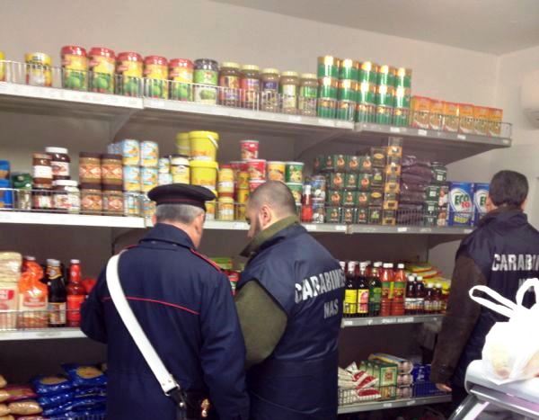 Francofonte, i Nas chiudono rivendita di generi alimentati