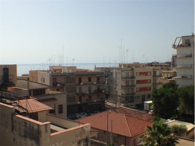 Siracusa, trovato 42enne senza vita in casa propria: forse malore