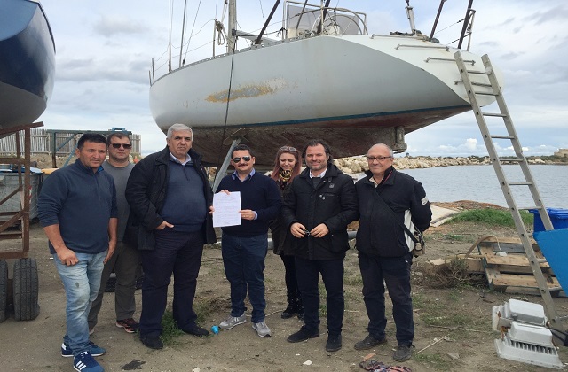 Pachino, barca per sbarchi assegnata a scuola di vela