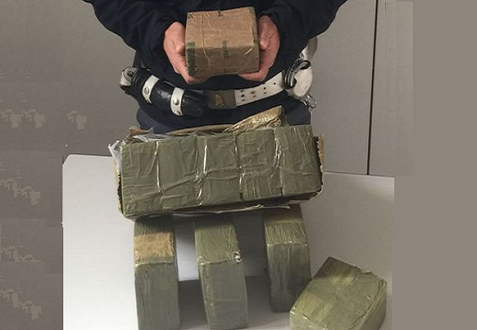 Siracusano arrestato sulla Palermo-Catania con 15 chili di hashish in auto