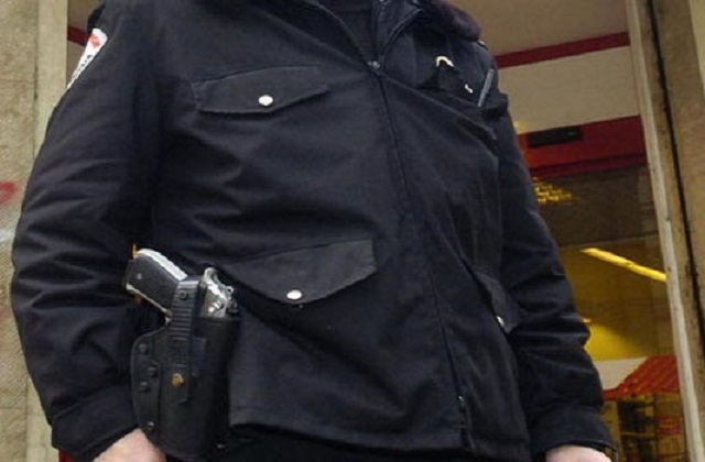 Noto, guardia giurata intasca soldi cliente