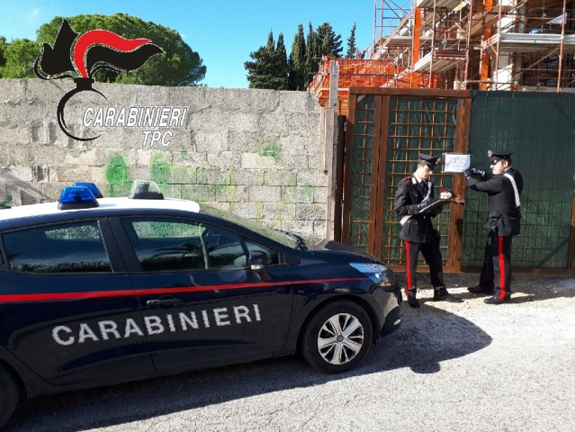 Siracusa, Parco Neapolis: la costruzione di una piscina privata distrugge tombe greche, sequestrata villa