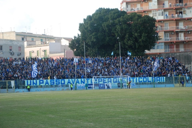 Cori offensivi contro Catania, multa per il Siracusa