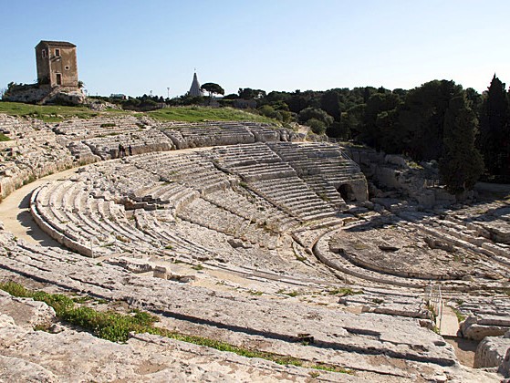 Il Teatro Greco di Siracusa "tira" meno della metà di Pompei. Sicilia bella e impossibile