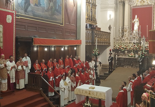 Siracusa, monsignor Cacucci rende omaggio al martirio di Santa Lucia