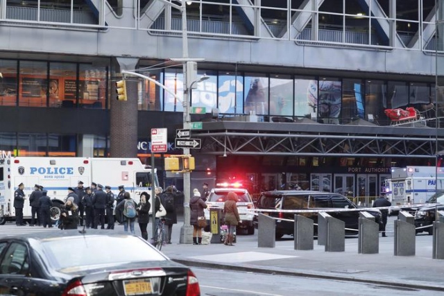 New York, esplosione al Port Authority Bus Terminal: 2 feriti