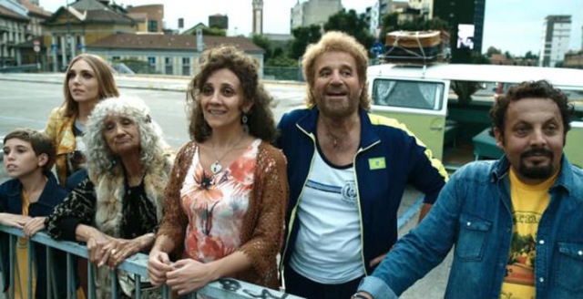 Esce Poveri ma ricchissimi, Brizzi al lancio non c'è