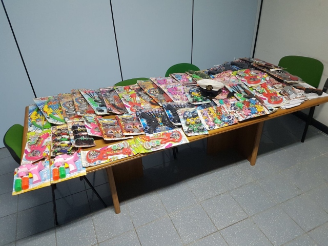 Siracusa, lotta all'abusivismo: sequestrati 200 articoli