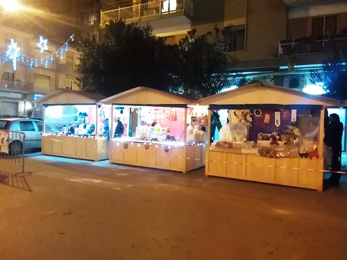 Siracusa, un successo il mercatino di Natale in via Tisia