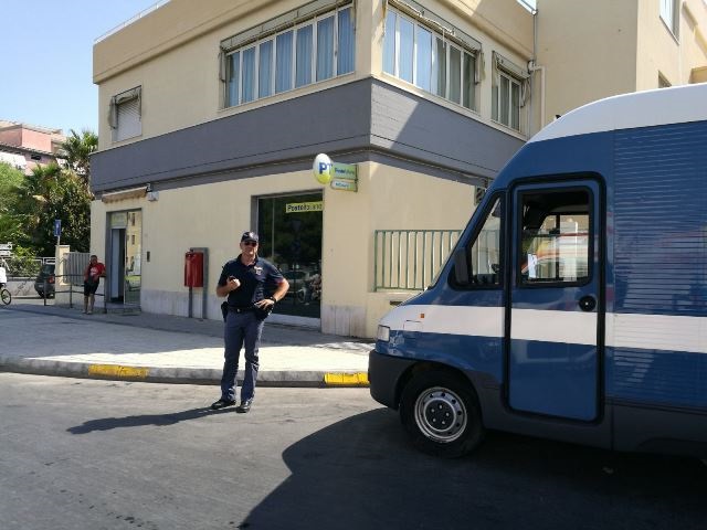 Siracusa, Polizia negli uffici postali in servizio antirapina