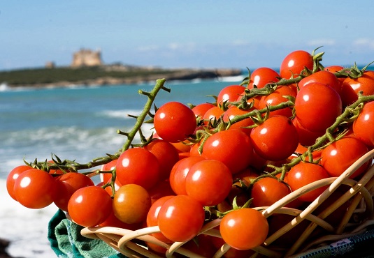 Libero scambio Italia-Canada, il pomodoro di Pachino e le arance rosse rientrano nell'accordo