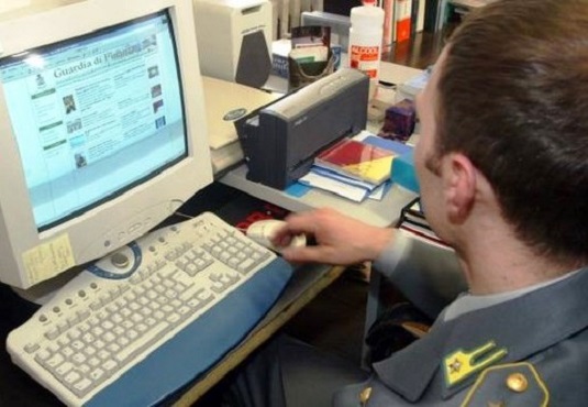 Siracusa, sequestrato software pirata: denunciata Srl, sanzioni per quasi 3mila euro