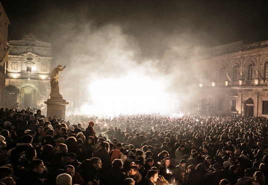 Siracusa, si defila la società di Modica: il Comune organizzerà il Capodanno in Piazza