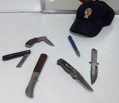 Siracusa, auto rubata e sei coltelli a bordo: denunciato 49enne