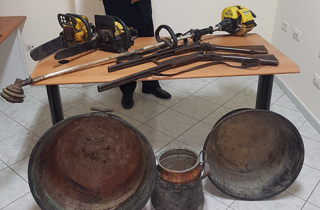 Siracusa, furto in una villetta: arrestato con refurtiva in auto