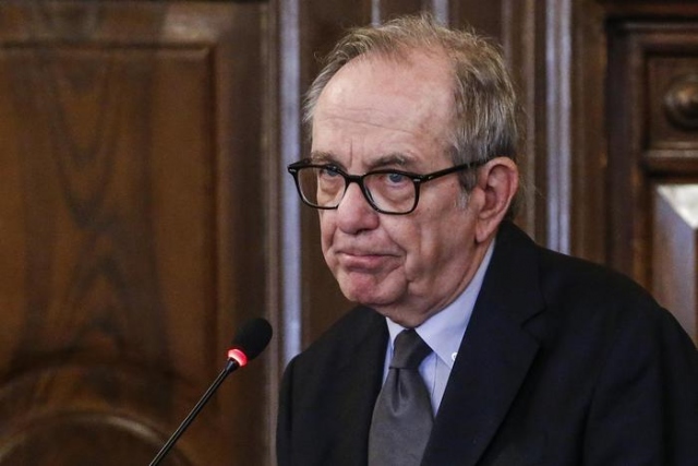 Il ministro Padoan: 'Grave errore abolire la riforma Fornero'