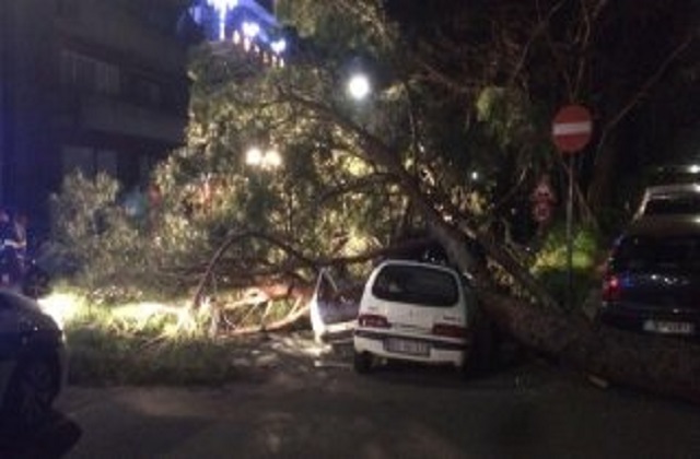 Venti forti e mareggiate, un morto a Crotone