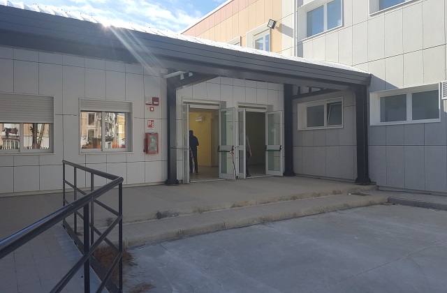 Siracusa, scuola di via Calatabiano sporca