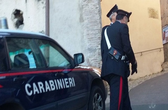 Carabinieri lite famiglia repertorio