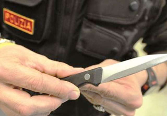 Siracusa, possesso ingiustificato di un coltello: denunciato 19enne