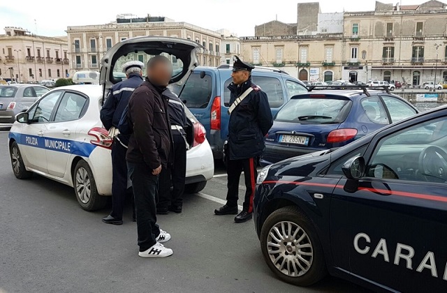 Siracusa, parcheggiatori abusivi nel mirino