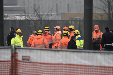 Nel Milanese, deragliamento: ripresi gli accertamenti