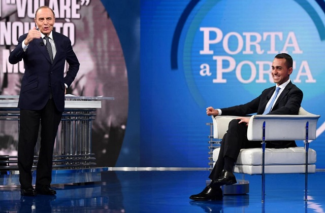 Di Maio: "Non è più il momento di uscire dall'euro"