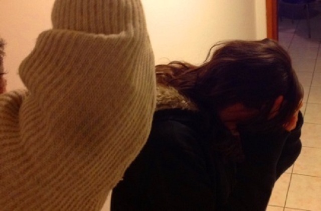 Noto, sputi e minacce di morte alla compagna