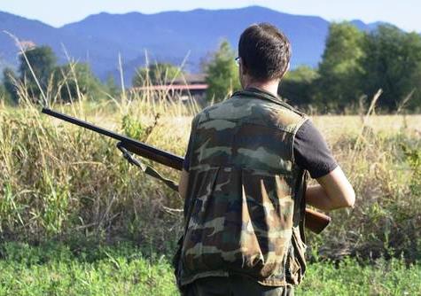 Cassaro, cacciatori troppo vicini: spari vicino le abitazioni