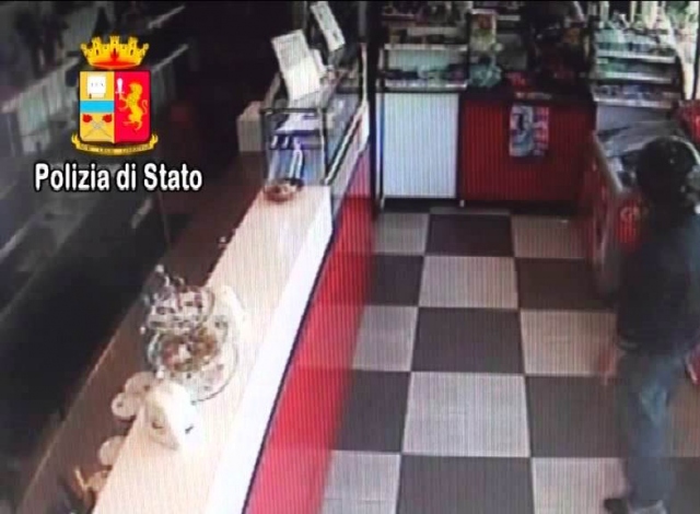 Siracusa, furto in tabaccheria: rubati 200€ e sigarette